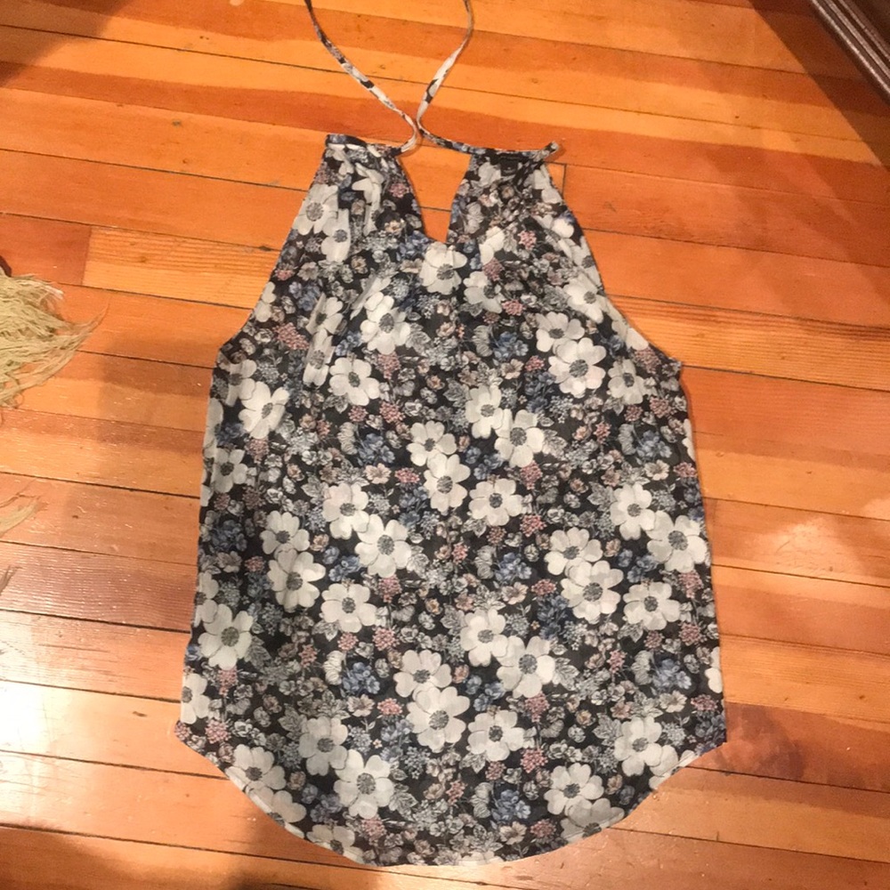 Sleeveless blouse